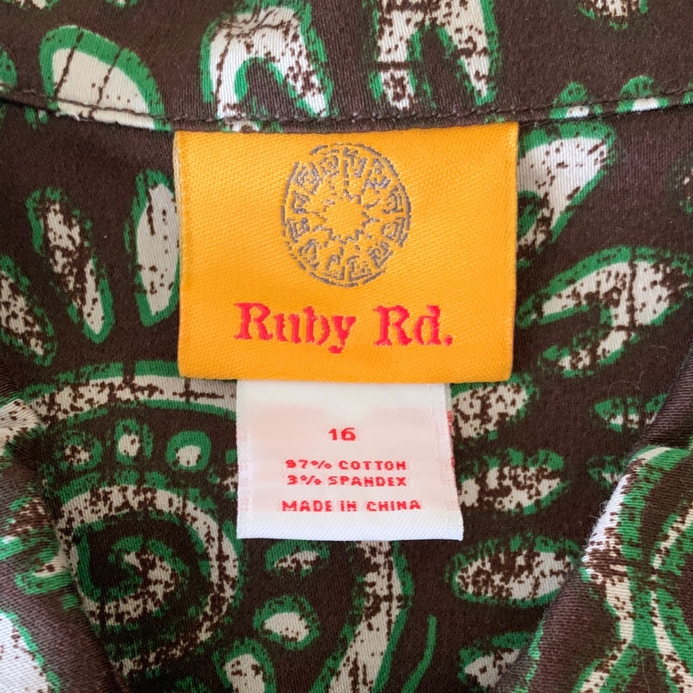 Ruby Rd. Green and Brown Patterned Top - Picture 2 of 4